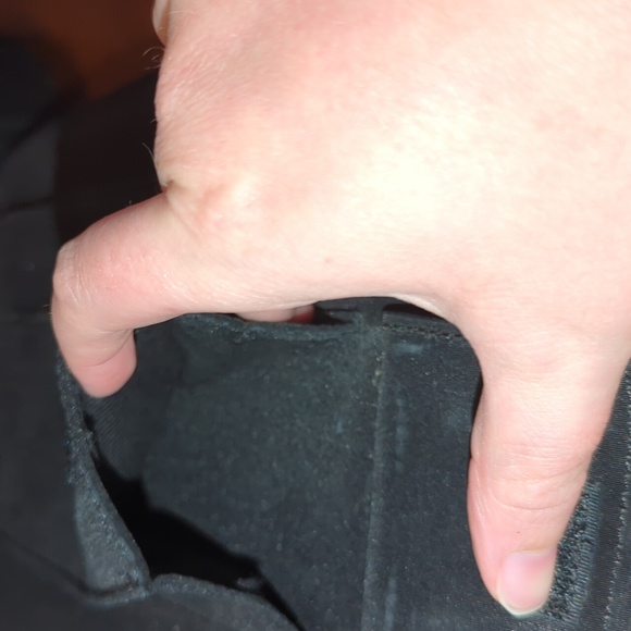 Nine West Vintage Black Cross Body with adjustable strap and phone holder - Picture 6 of 9